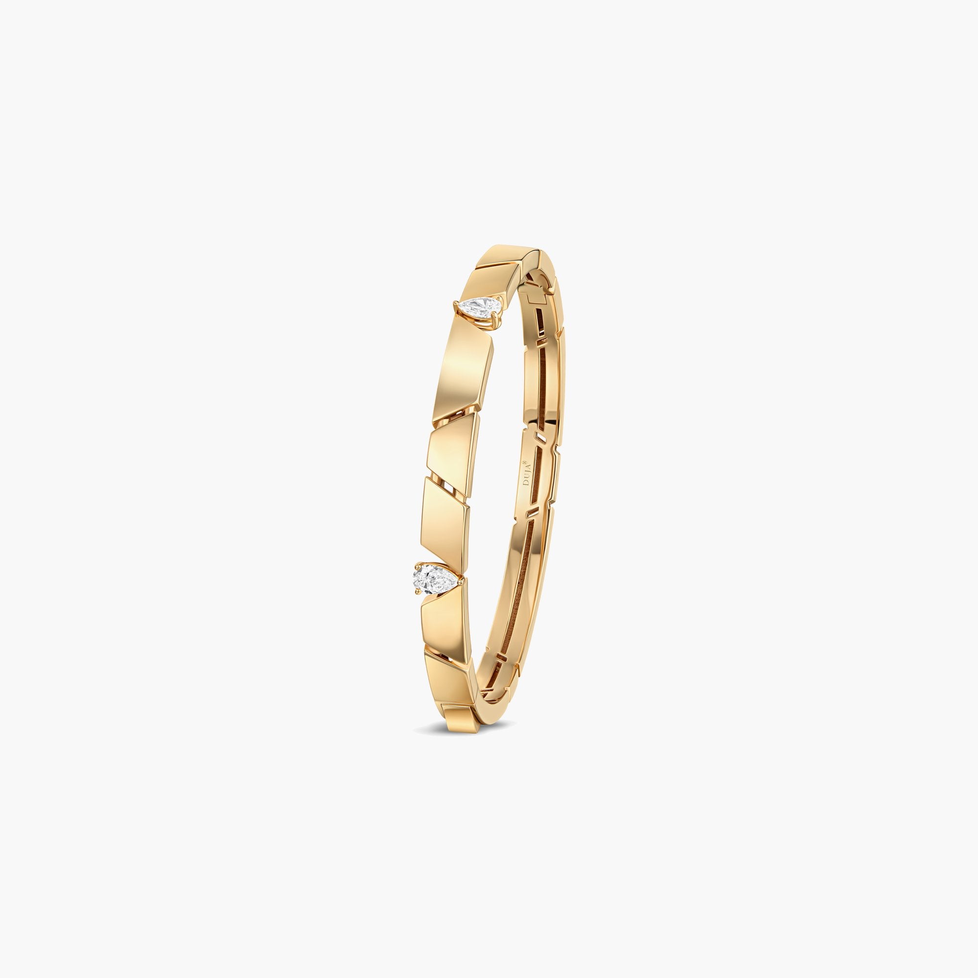 MUSE Classic Bangle- in yellow gold